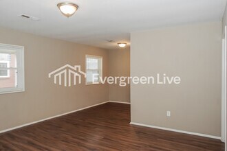 1004 8th Ave SW in Decatur, AL - Foto de edificio - Building Photo