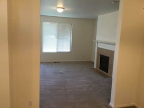 1080 Heathrow Dr in Eugene, OR - Building Photo - Building Photo