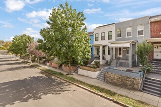 209 Douglas St NE in Washington, DC - Building Photo - Building Photo