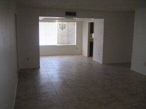 507 E Helena Dr in Phoenix, AZ - Building Photo - Building Photo