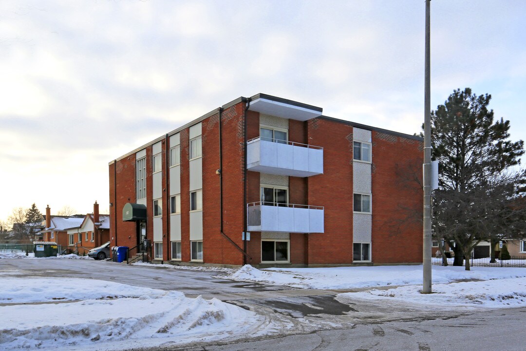 137 Lorraine Ave in Kitchener, ON - Building Photo