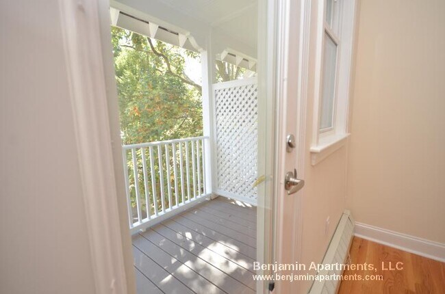 65 Langdon St, Unit 2 in Cambridge, MA - Foto de edificio - Building Photo