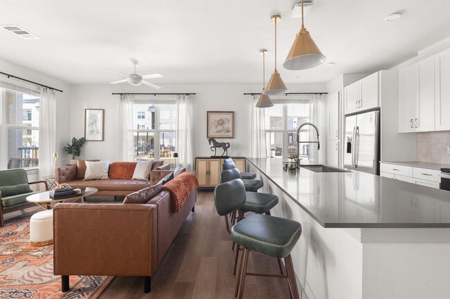 1301 Leah Ave, Unit SI FL1-ID1499097P in San Marcos, TX - Foto de edificio - Building Photo