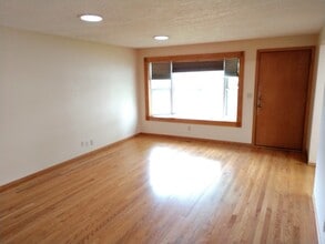 4703 Regal Dr NE in Salem, OR - Building Photo - Building Photo