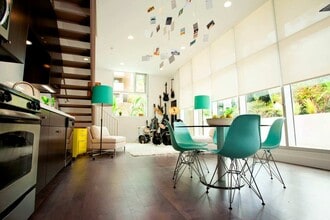 1800 Whitley in Los Angeles, CA - Foto de edificio - Building Photo