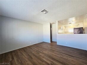 1617 Cordoba Ln, Unit D in Las Vegas, NV - Building Photo - Building Photo