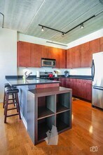 873 N Larrabee St-Unit -5 in Chicago, IL - Building Photo - Building Photo