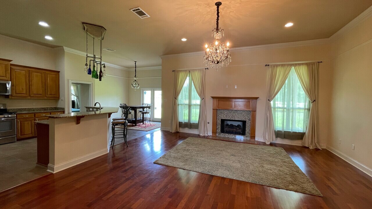 20175 Kingland Dr in Hammond, LA - Foto de edificio