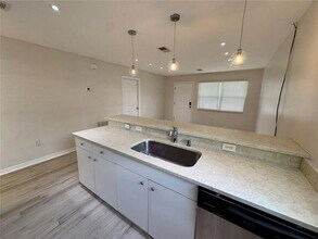 218 10th Ave E in Bradenton, FL - Building Photo - Building Photo