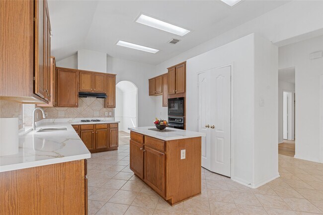 17606 Forest Haven Trail in Tomball, TX - Foto de edificio - Building Photo