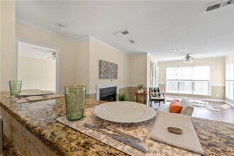 610 Mill Pond Dr in Smyrna, GA - Building Photo - Building Photo