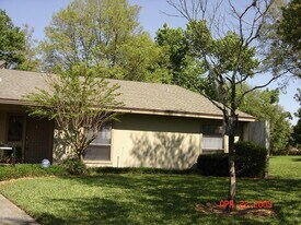 10123 Cross Green Way in Jacksonville, FL - Building Photo