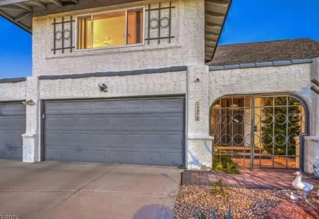 property at 4370 Flandes St