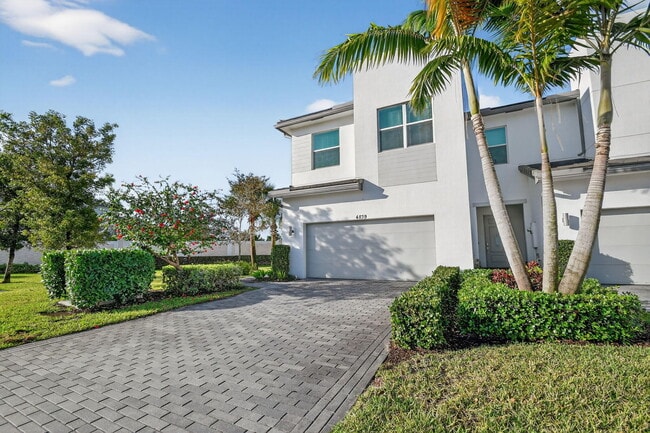 4839 Navali Dr in Wellington, FL - Building Photo - Building Photo