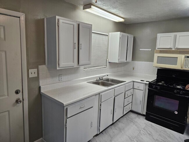 818 Veller Dr in Houston, TX - Building Photo - Building Photo