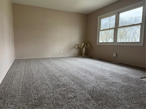 3372 Lynwood Dr NW in Warren, OH - Building Photo - Building Photo