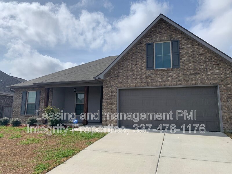 201 St Caillin St in Youngsville, LA - Building Photo