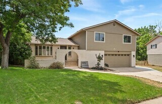 7063 S Trenton Dr in Centennial, CO - Building Photo