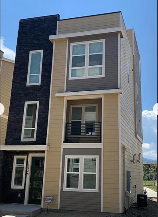 11948 Mountview Ln in Broomfield, CO - Building Photo