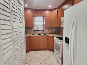 1501 SW 122nd Ave in Miami, FL - Building Photo - Building Photo