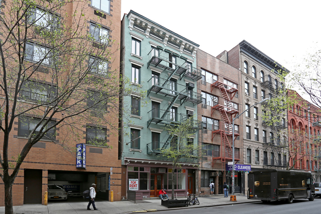 280 Mott St in New York, NY - Foto de edificio