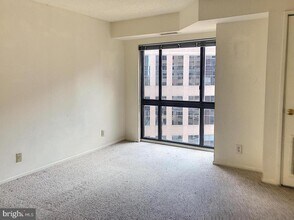 900 N Stafford St in Arlington, VA - Building Photo - Building Photo