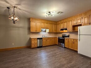 11 Centre St in Salem, CT - Building Photo - Building Photo