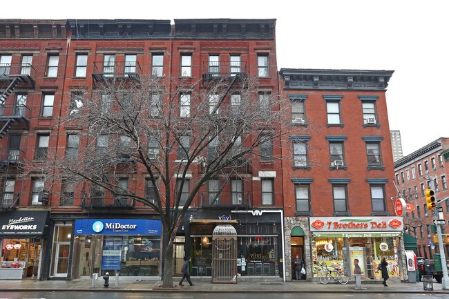 717 Ninth Ave in New York, NY - Building Photo - Building Photo