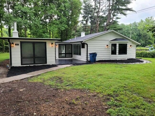 property at 3905 Poplar St