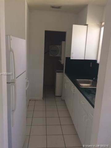 3183 Plaza St-Unit -. in Miami, FL - Building Photo - Building Photo