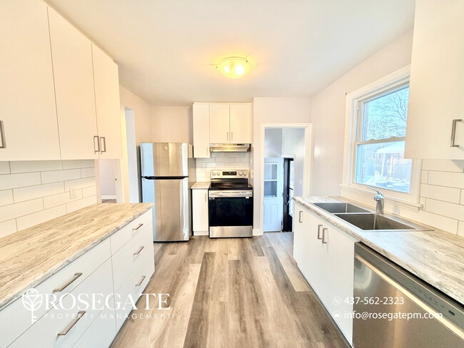 184 Patricia Ave in Kitchener, ON - Building Photo - Building Photo