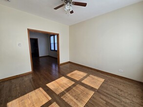 10653 S Mackinaw Ave in Chicago, IL - Building Photo - Building Photo