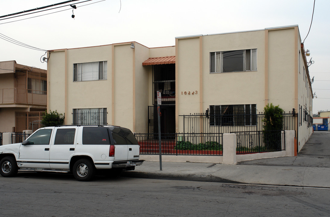 10223 Buford Ave in Inglewood, CA - Building Photo