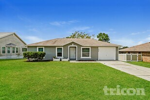 938 Millenbeck Ave in Deltona, FL - Building Photo