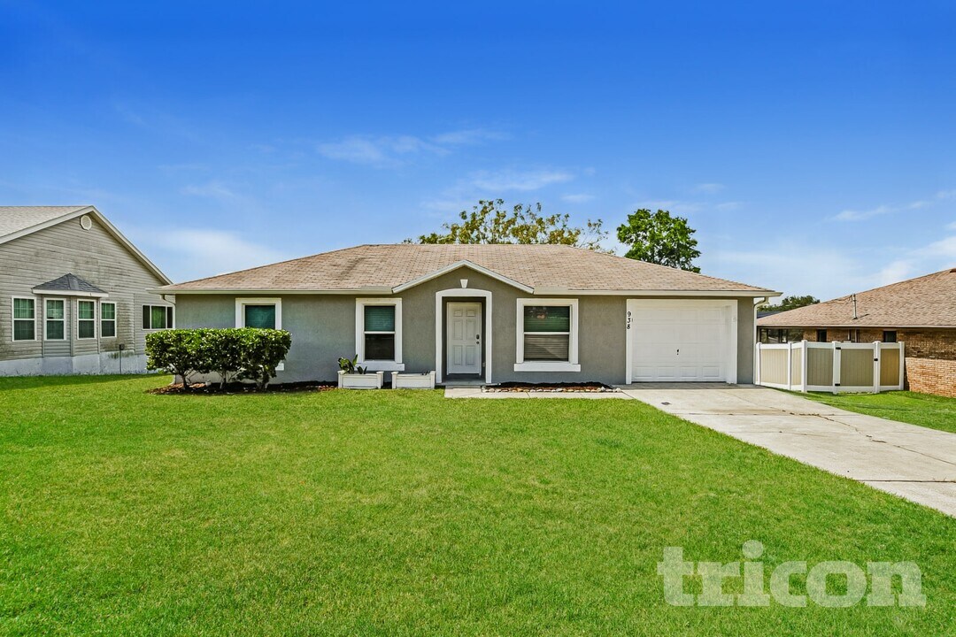 938 Millenbeck Ave in Deltona, FL - Building Photo