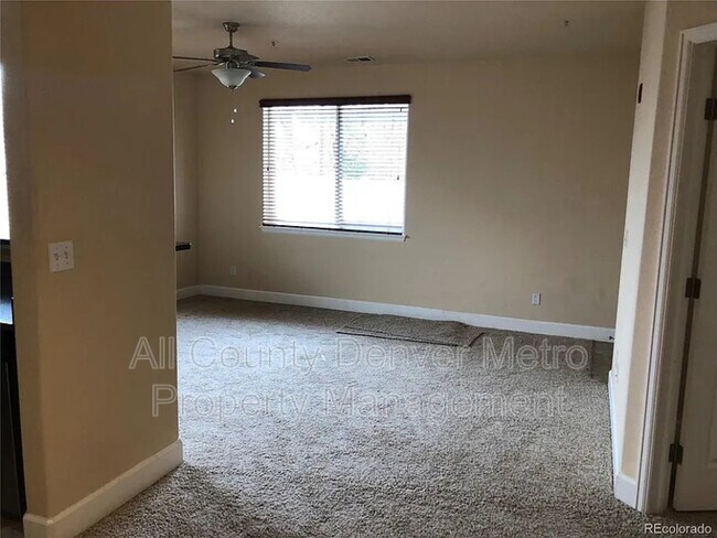 5014 Everett St in Arvada, CO - Foto de edificio - Building Photo