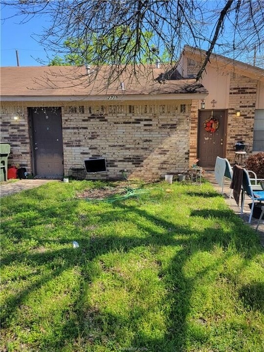 2719 Sprucewood in Bryan, TX - Building Photo