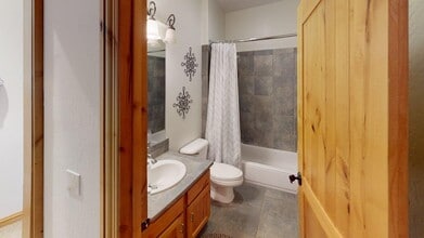 310 Price Ln in Gypsum, CO - Building Photo - Building Photo