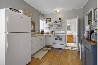 633 College St, Unit 633 B in Macon, GA - Foto de edificio - Building Photo