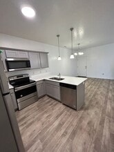 13032 S Keegan Dr in Herriman, UT - Building Photo - Building Photo