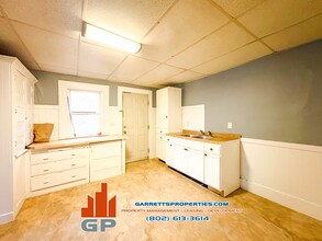 1 Bugbee Ave, Unit 1 Bugbee Av Unit 6 in Barre, VT - Foto de edificio - Building Photo