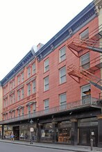 211 Royal St in New Orleans, LA - Building Photo - Building Photo