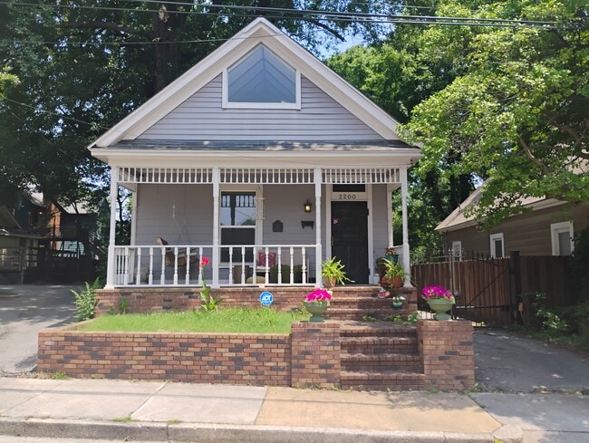 property at 2200 Vinton Ave