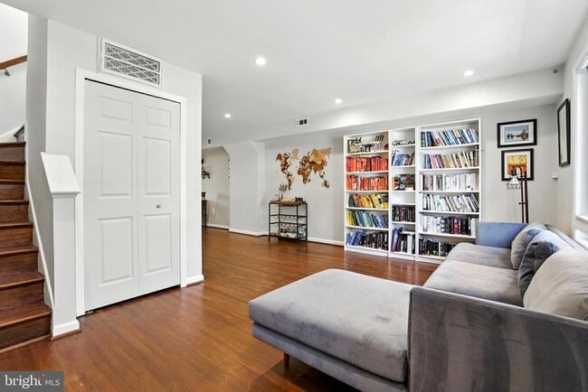 property at 1373 Adams St NE