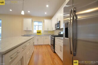 7B Sparhawk St in Boston, MA - Building Photo - Building Photo