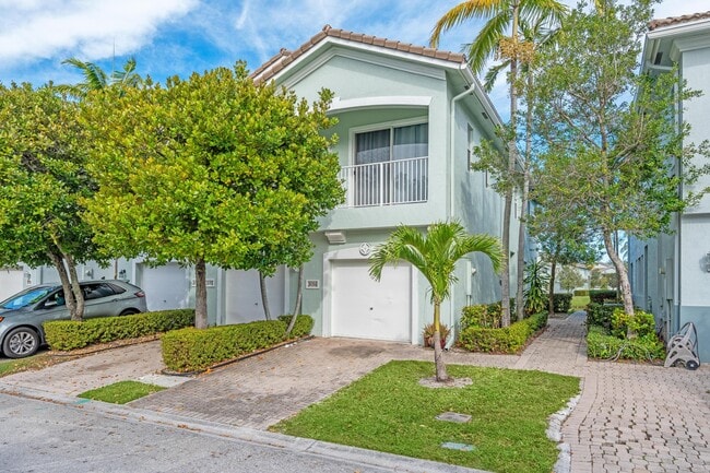 property at 3156 Laurel Ridge Cir