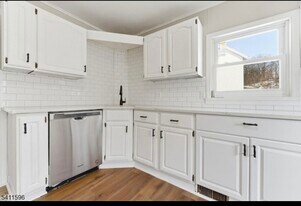 177 County Road 519 in Phillipsburg, NJ - Building Photo