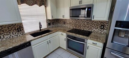 301 Crepe Myrtle Dr in Euless, TX - Building Photo - Building Photo