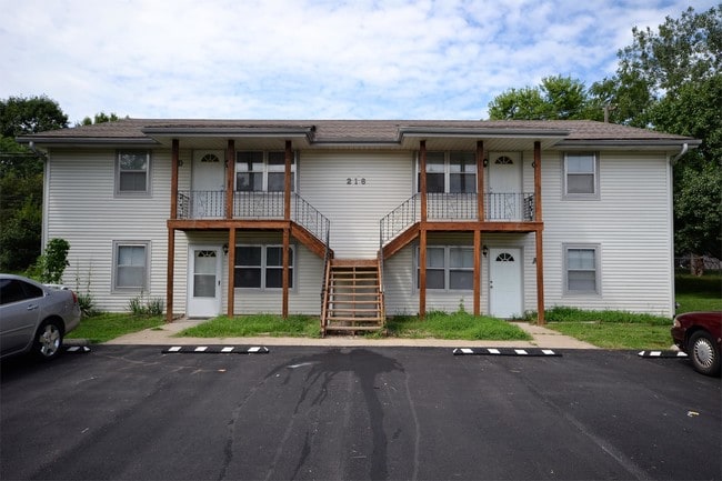 216 SE Wingate St in Lee's Summit, MO - Building Photo - Building Photo