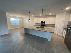 11368 Canopy Loop in Ft. Myers, FL - Building Photo - Building Photo